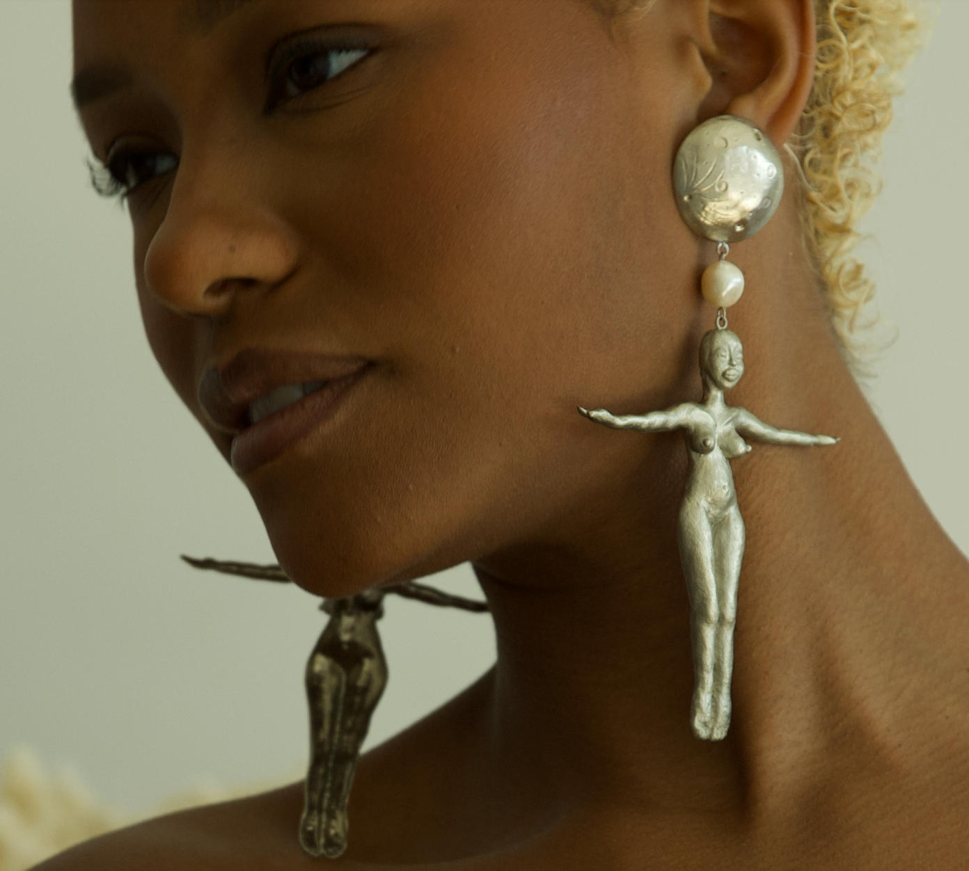 WOMAN UNDER "THE MOON" EARRING