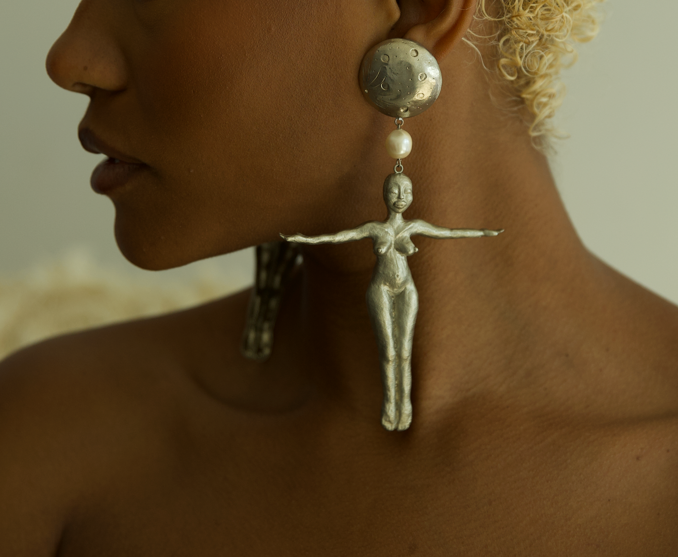 WOMAN UNDER "THE MOON" EARRING